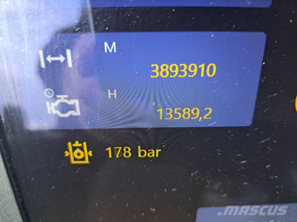 Komatsu 901xc 收穫機