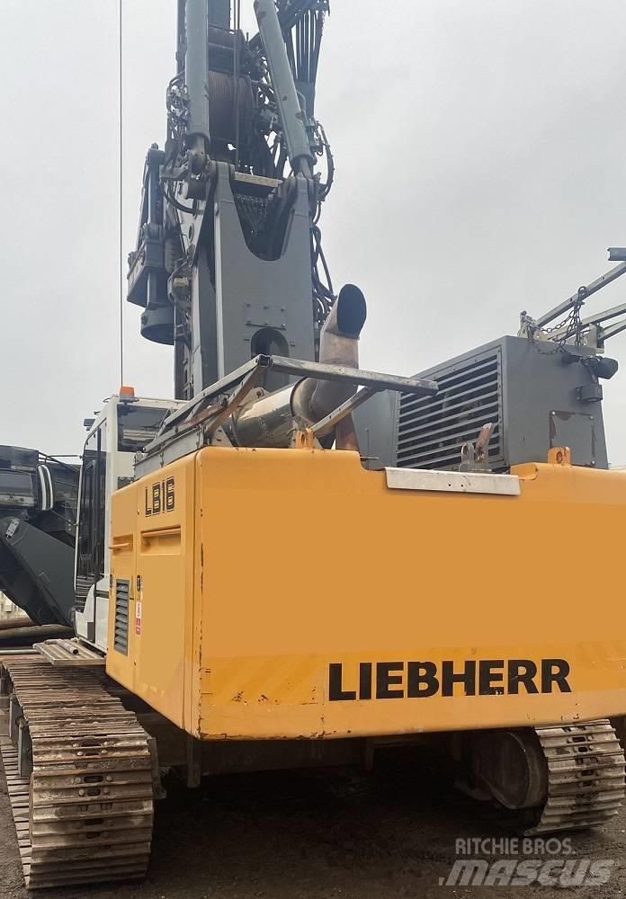 Liebherr LB 16 打樁機