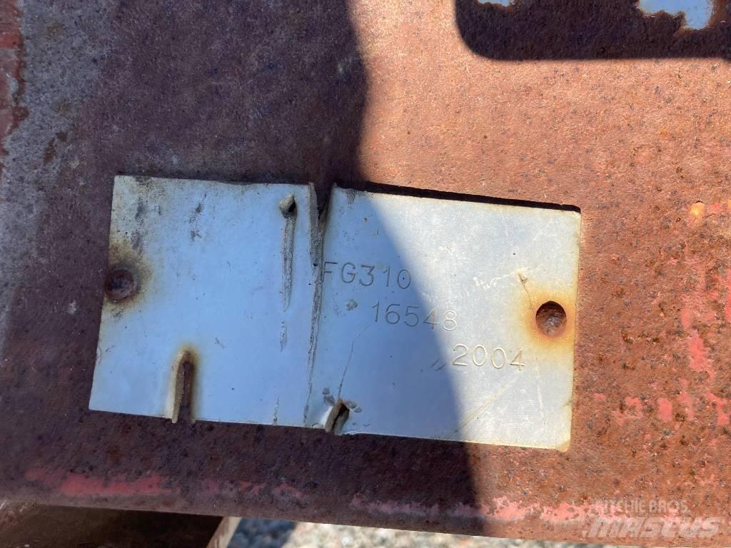 Kverneland FG310 莖葉去葉機