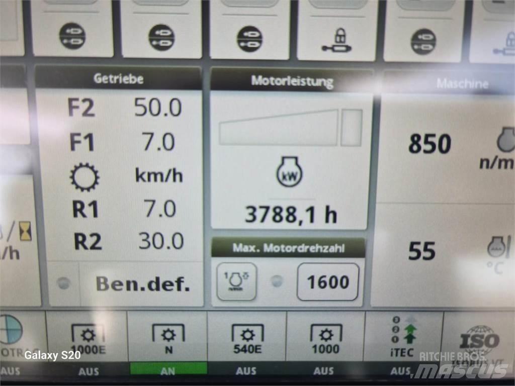 John Deere 6215R 曳引機