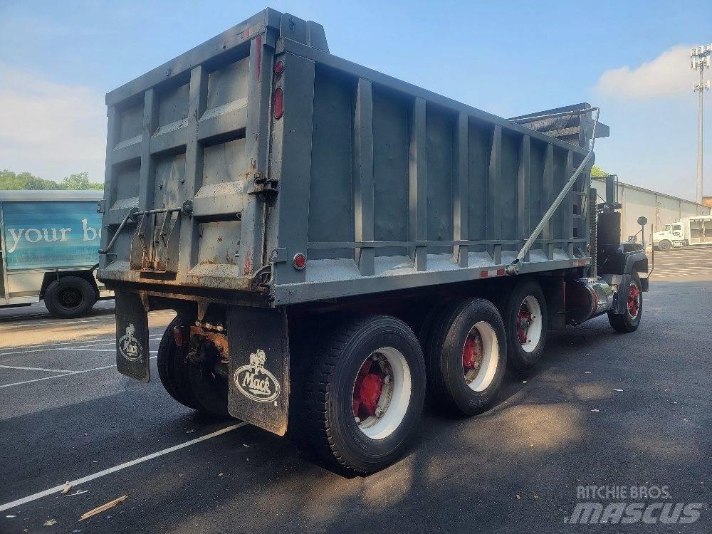 Mack RD688S 傾卸式卡車