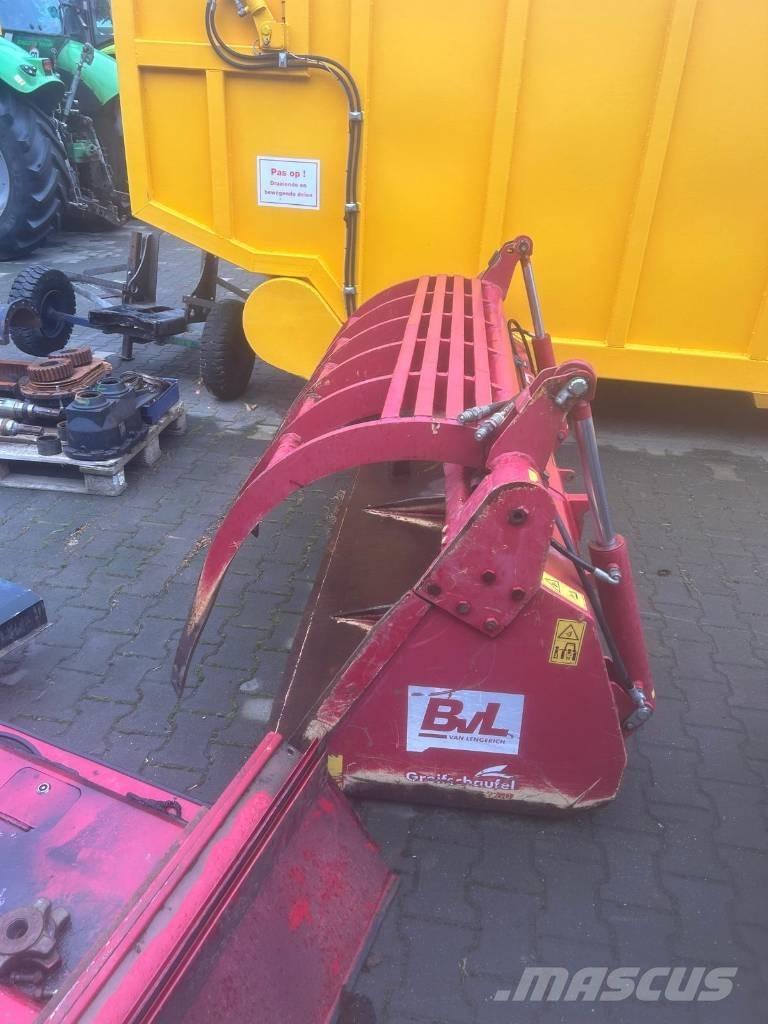 CLAAS Arion 520 CIS 曳引機