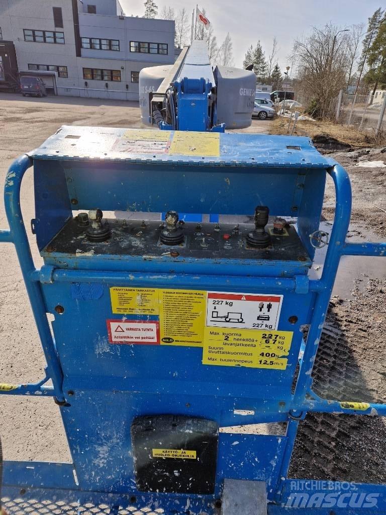 Genie S 65 伸縮臂高空作業車