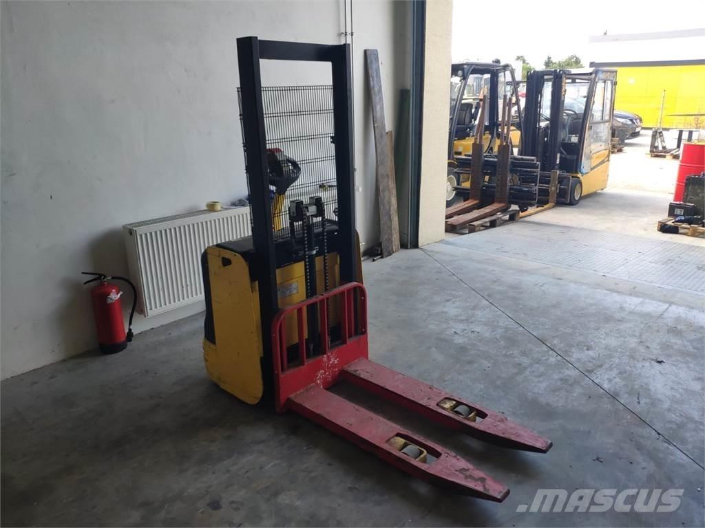 Hyster S1.0E 行走控制式堆積機