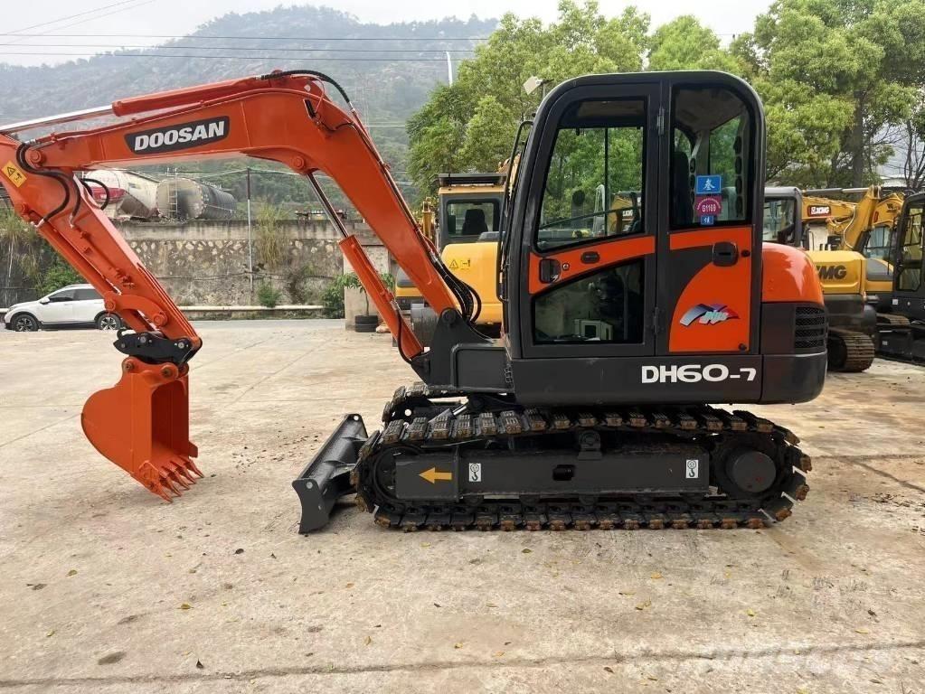 Doosan DH 60-7 小型挖土機/掘鑿機<7t(小型挖掘機)