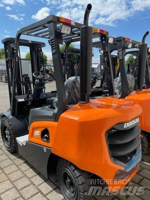Doosan D30NXP 柴油卡車