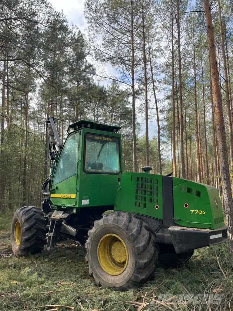 John Deere 770 D 收穫機