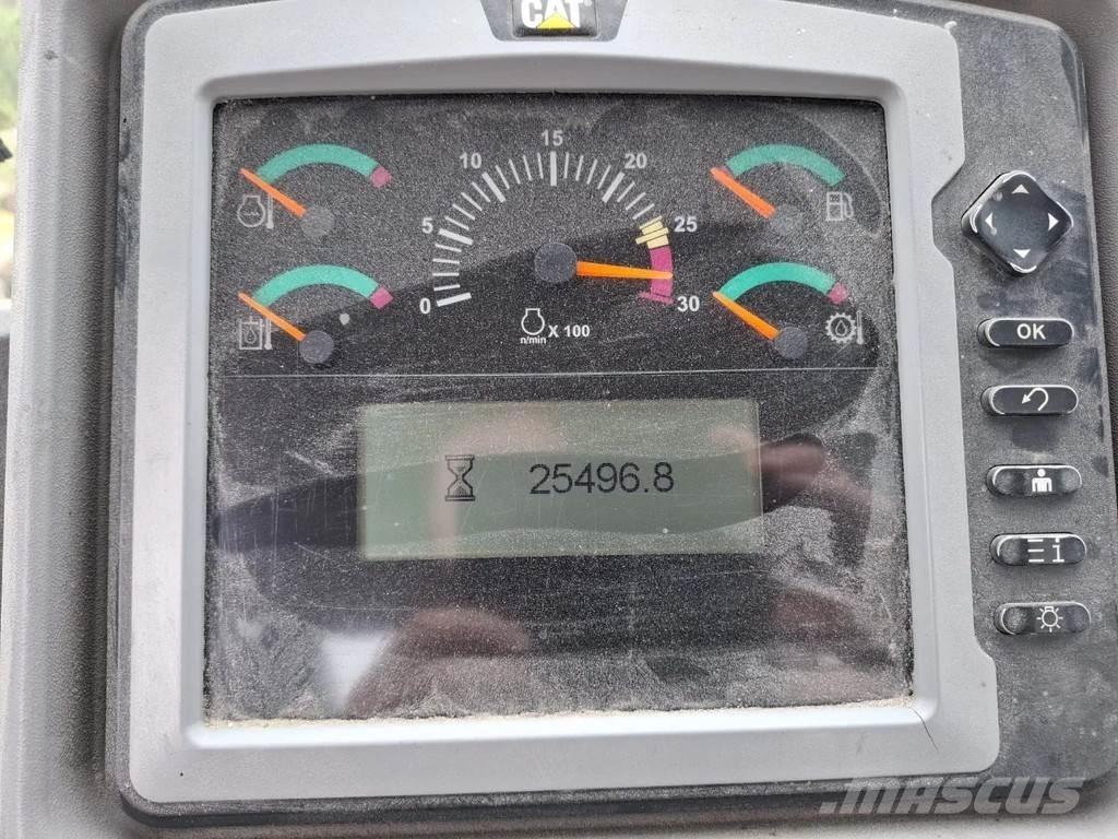 CAT 972k 輪胎式裝載機