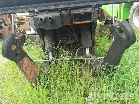 Valtra T 151 WOM 吊桿和鏟斗