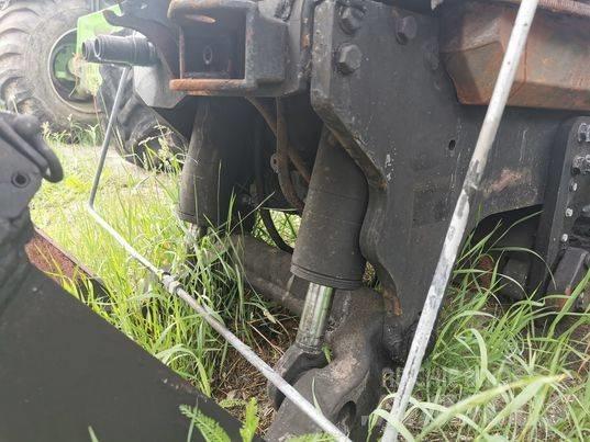 Valtra T 151 WOM 吊桿和鏟斗