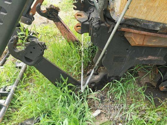 Valtra T 151 WOM 吊桿和鏟斗
