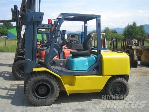Komatsu FG50T-1E1 低架升降機