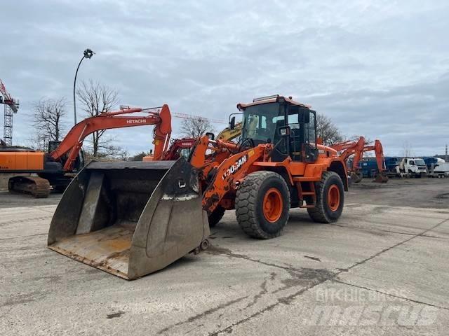 Doosan DL 200 輪胎式裝載機