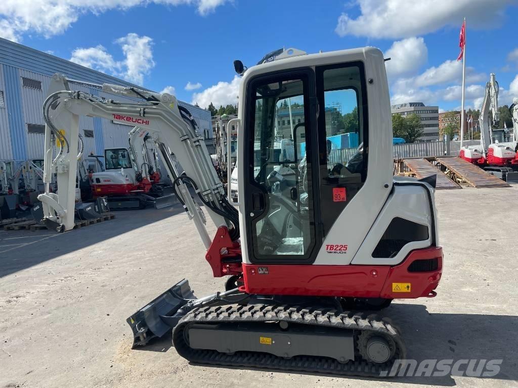 Takeuchi TB 225 小型挖土機/掘鑿機<7t(小型挖掘機)
