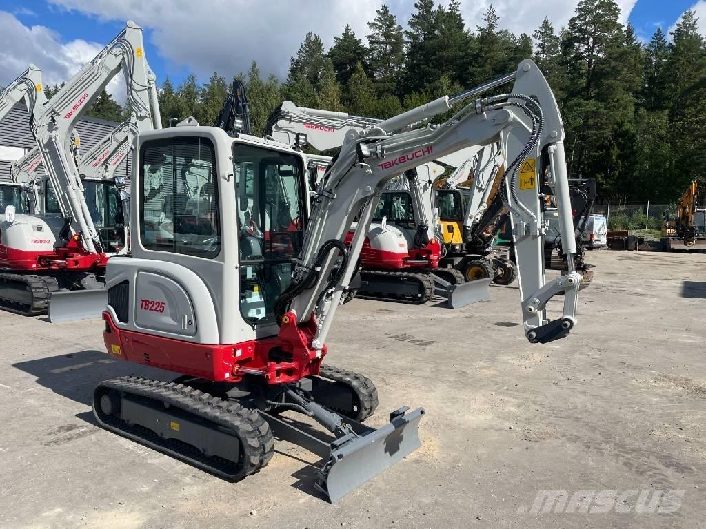 Takeuchi TB 225 小型挖土機/掘鑿機<7t(小型挖掘機)