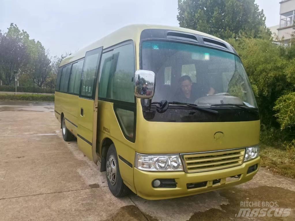 Toyota Coaster 公路客運汽車