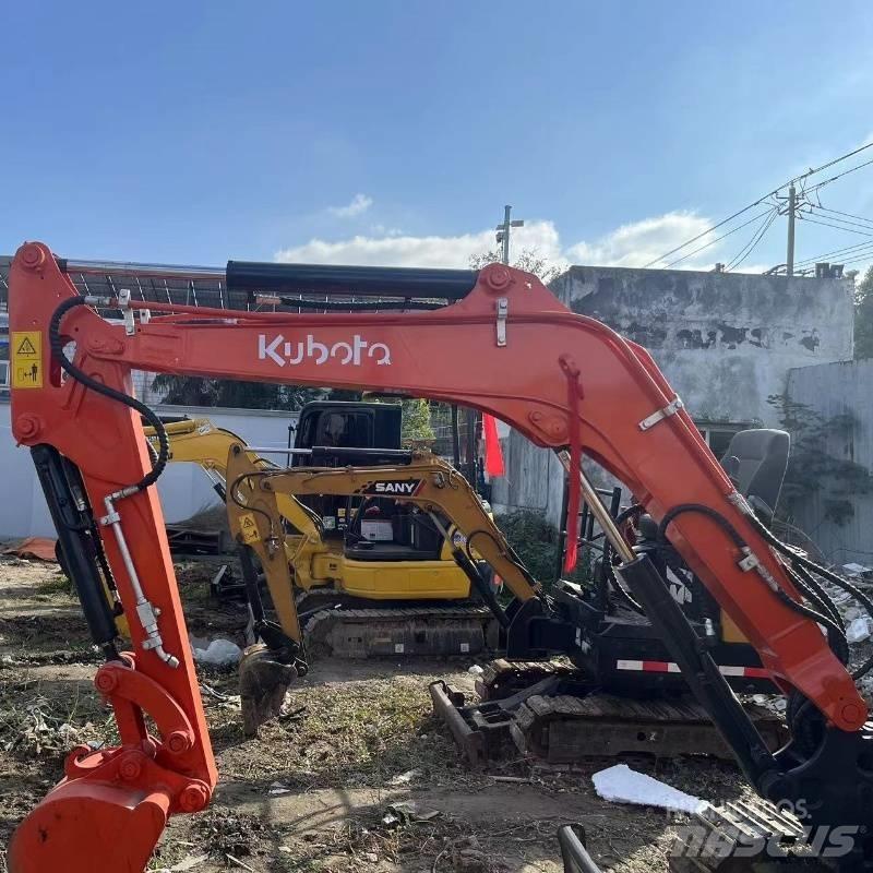 Kubota U 35 小型挖土機/掘鑿機<7t(小型挖掘機)