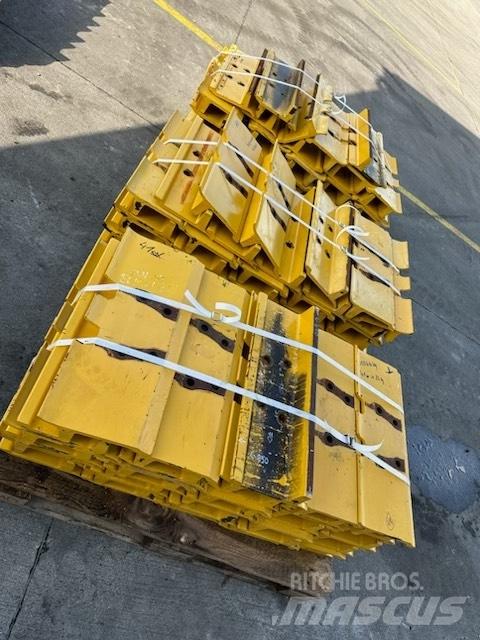 Komatsu d 85 plate 履帶、鏈條和車盤