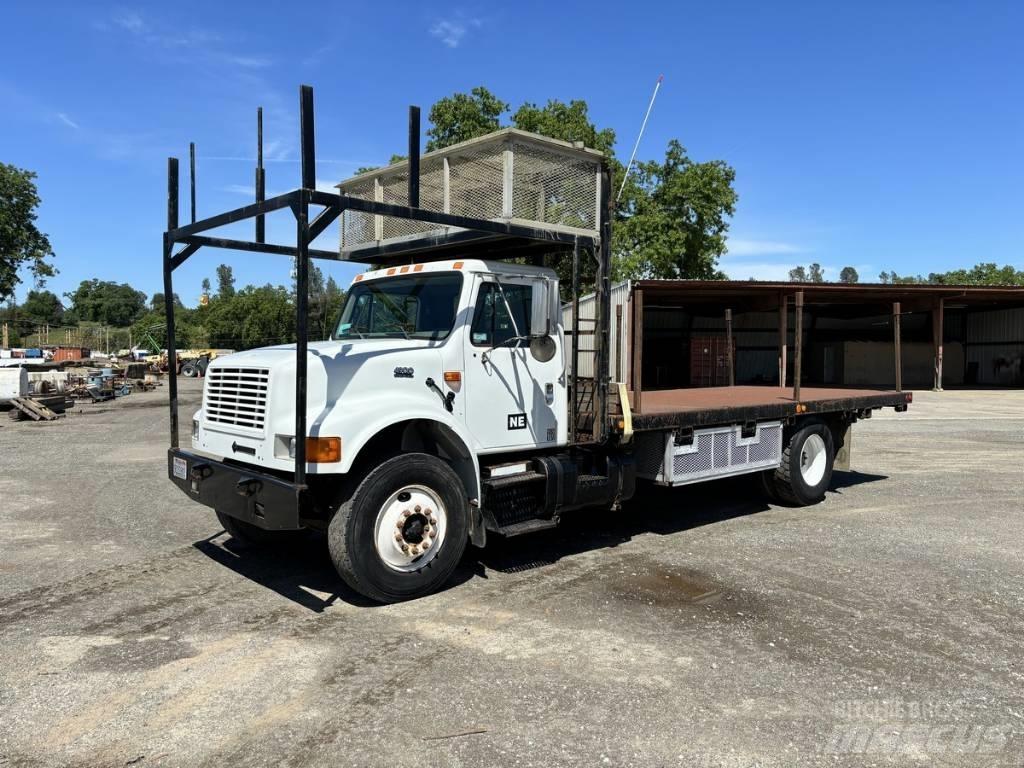 International 4900 平板式/側卸式卡車