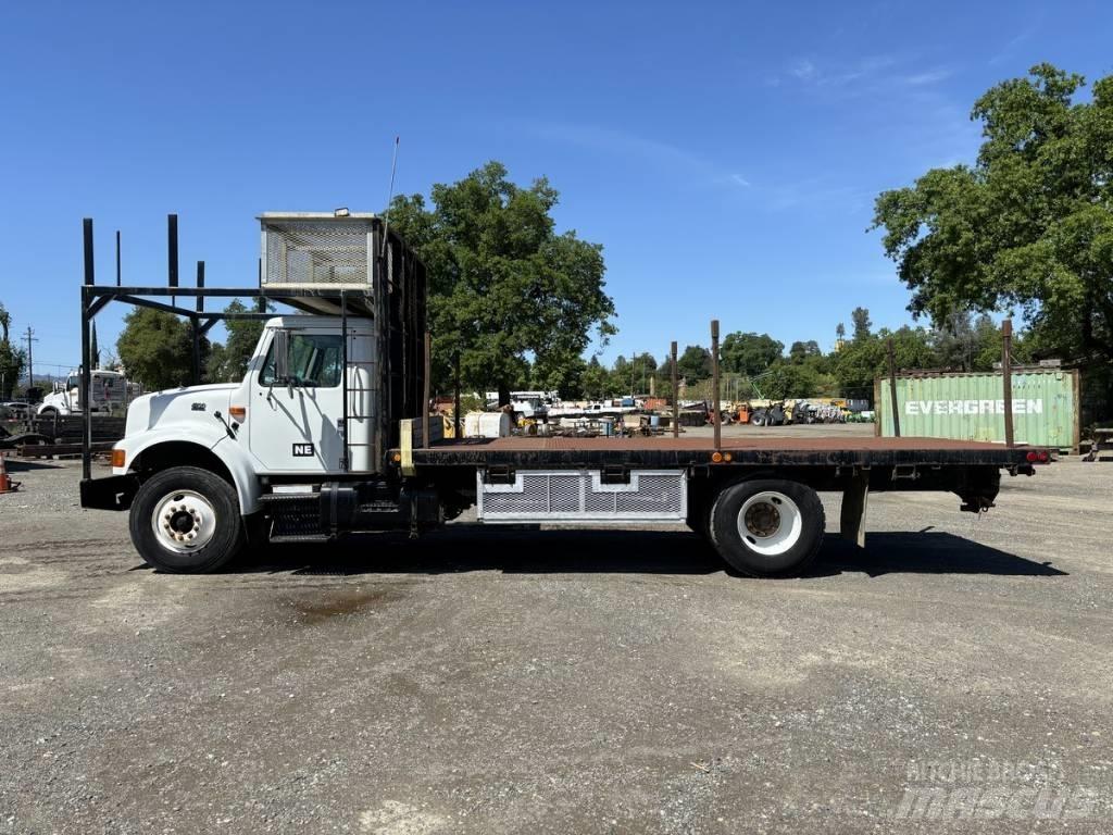 International 4900 平板式/側卸式卡車