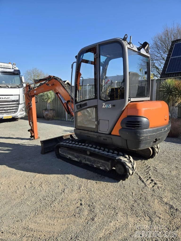 Hitachi ZX 30 小型挖土機/掘鑿機<7t(小型挖掘機)