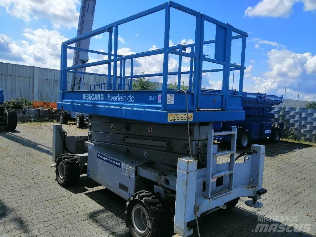 Liftlux SL 108 D 4x4 剪式升降機