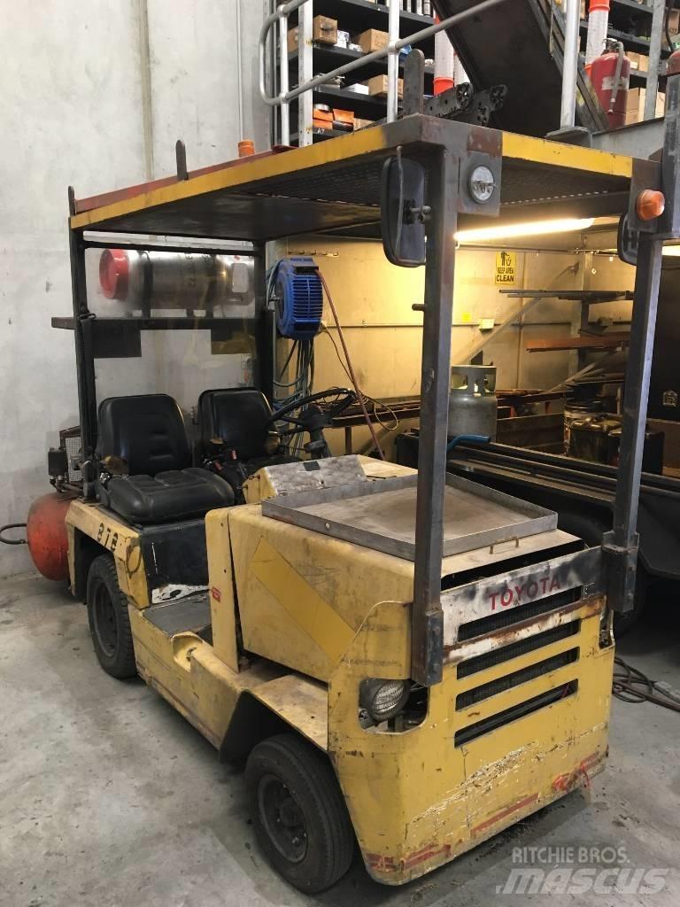 Toyota 2TG10 牽引車