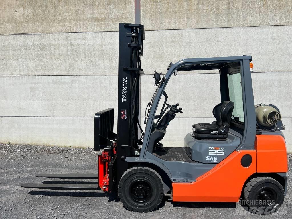 Toyota 02-8FGF25 液化石油氣LPG卡車