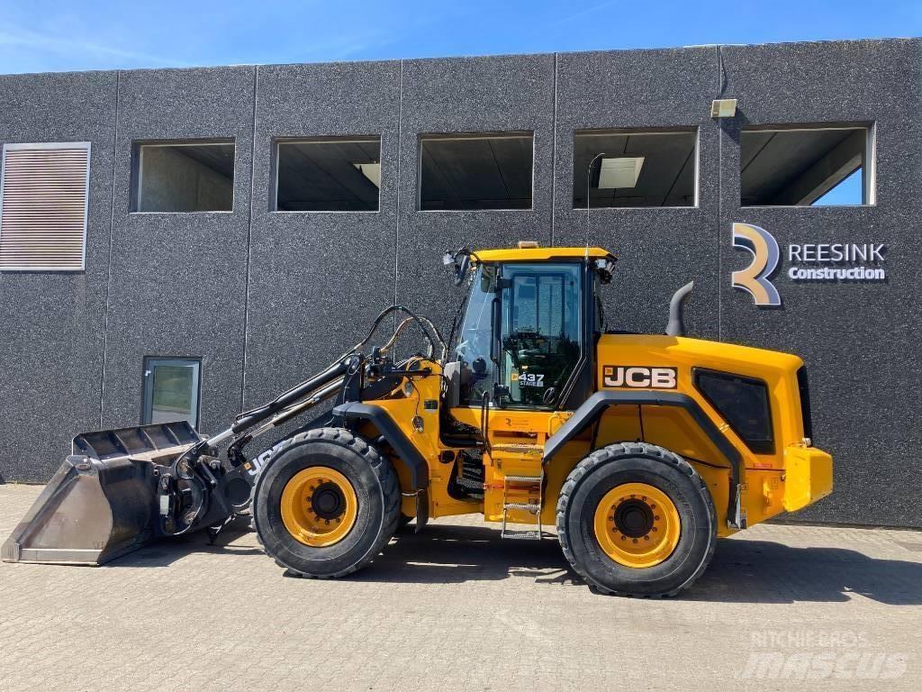 JCB 437 HT HL 輪胎式裝載機