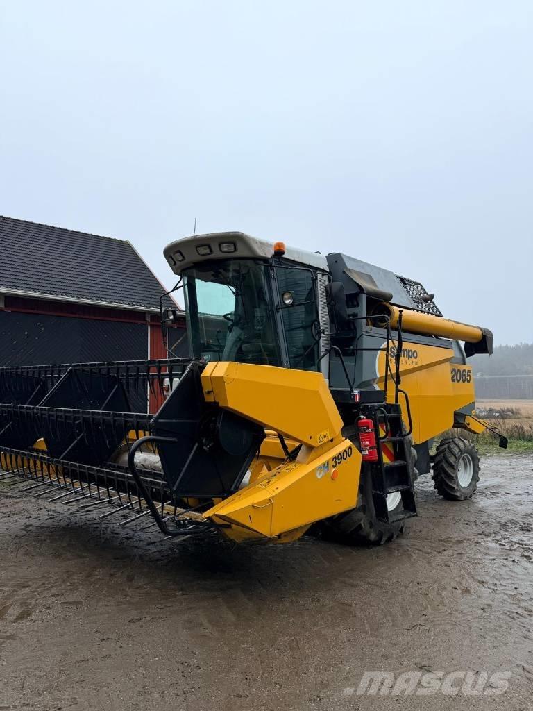 Sampo-Rosenlew 2065 聯合收穫機