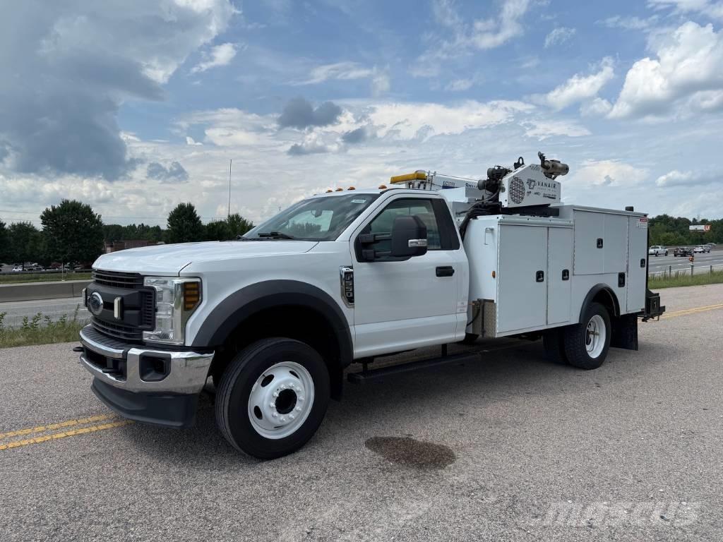 Ford F 550 皮卡.傳統半斗卡車/側卸板