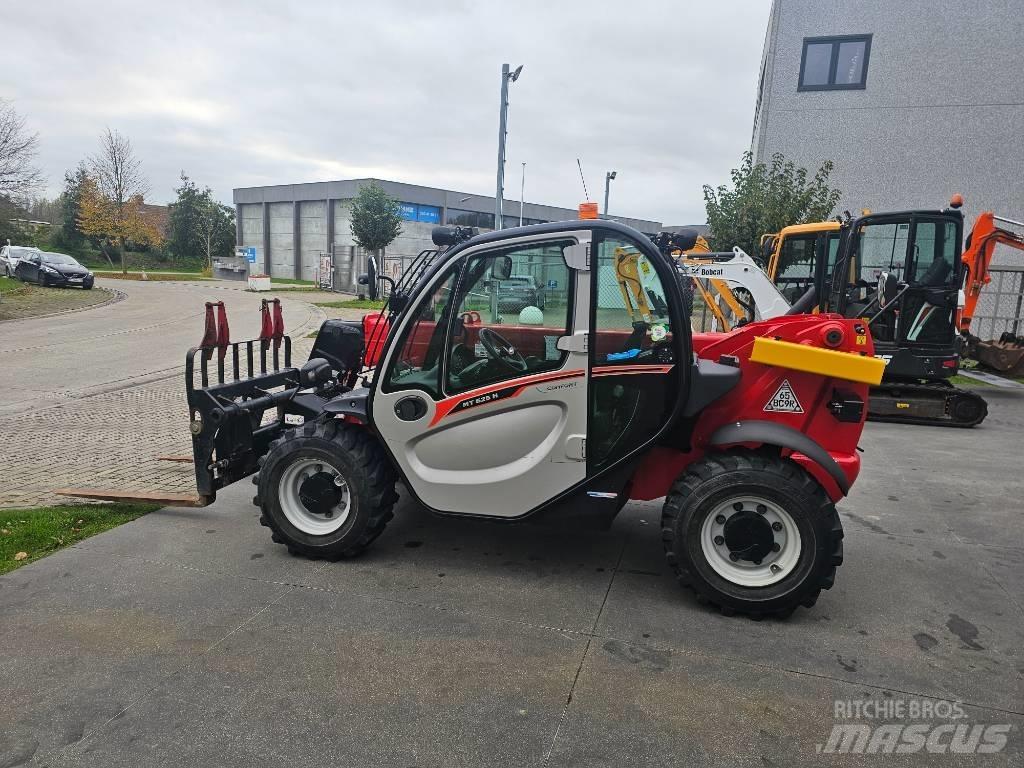 Manitou MT 625 伸縮臂操作車
