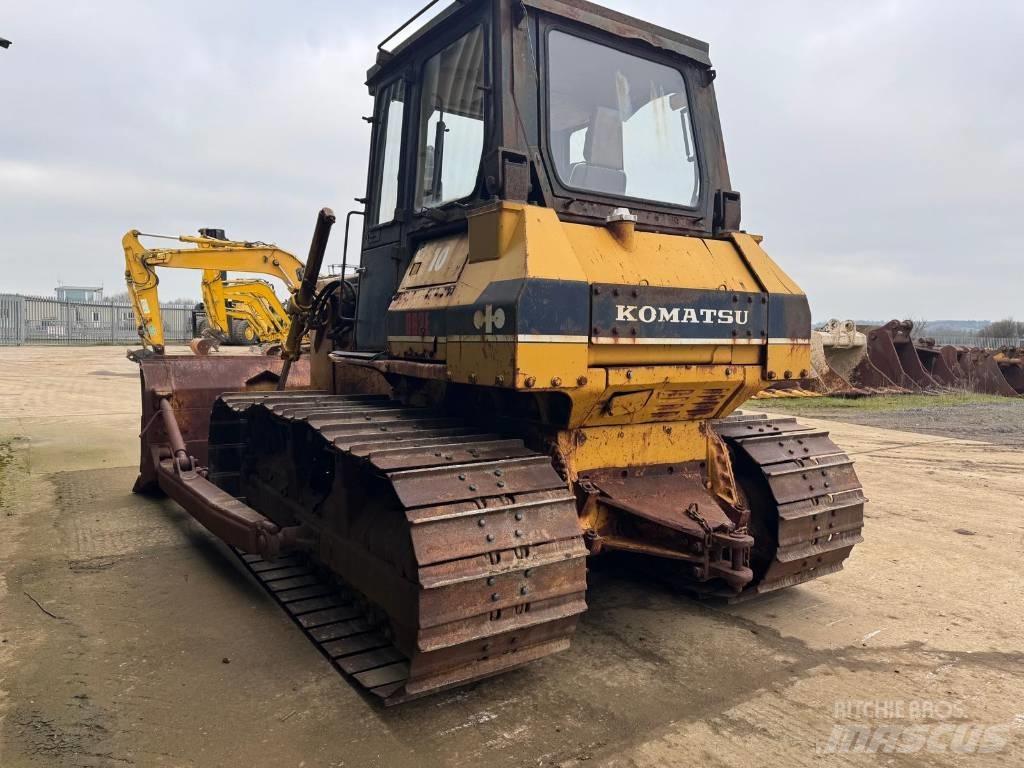 Komatsu D63E-1 履帶推土機