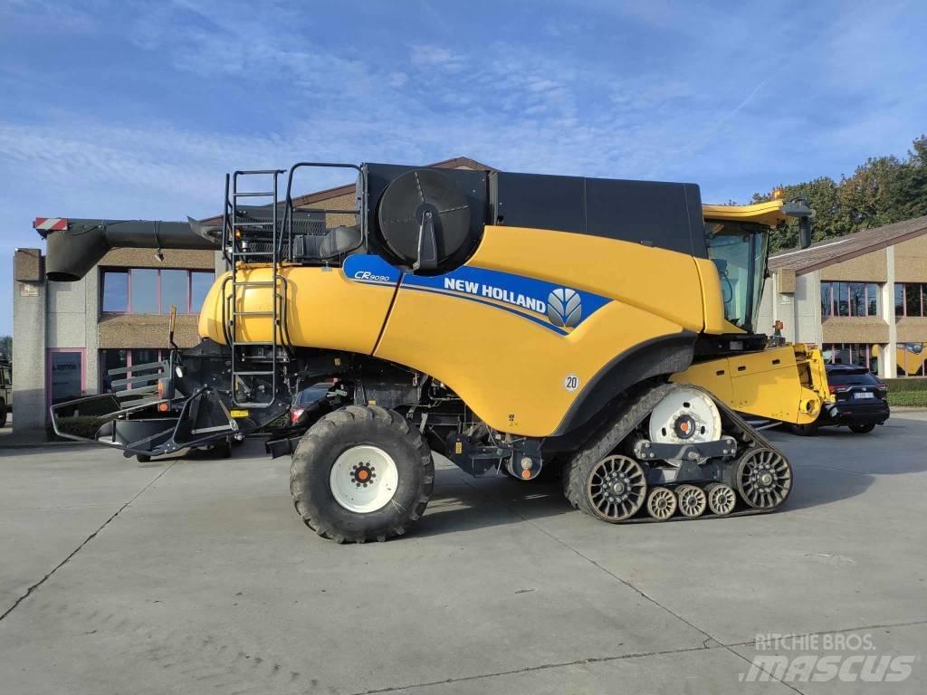 New Holland CR 9090 聯合收穫機
