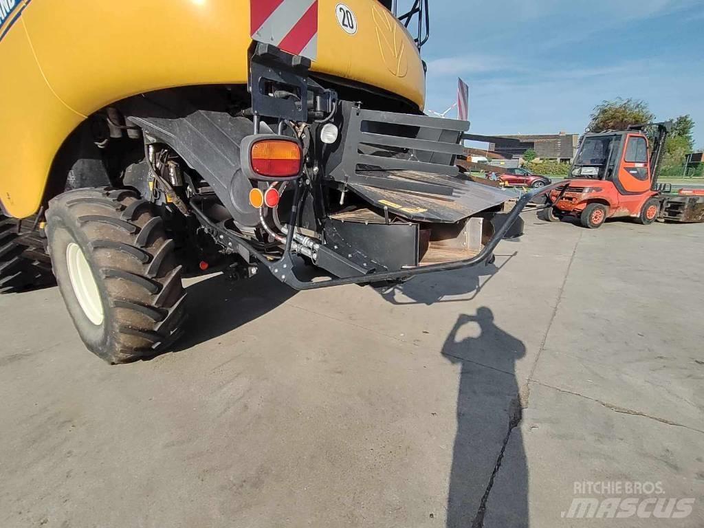 New Holland CR 9090 聯合收穫機