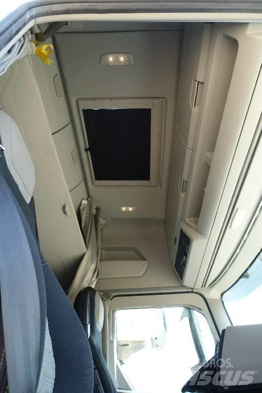 Ford F-MAX 500 曳引機組件