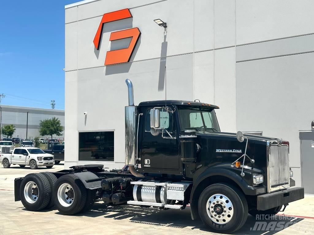 Western Star 4900 曳引機組件