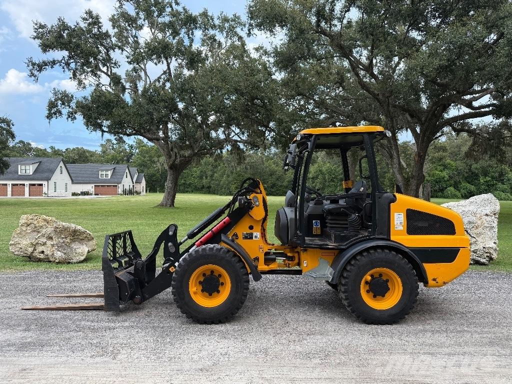 JCB 407 輪胎式裝載機