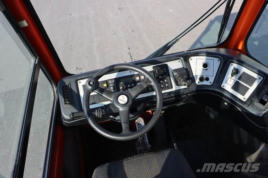 Terberg YT182 終端式曳引機