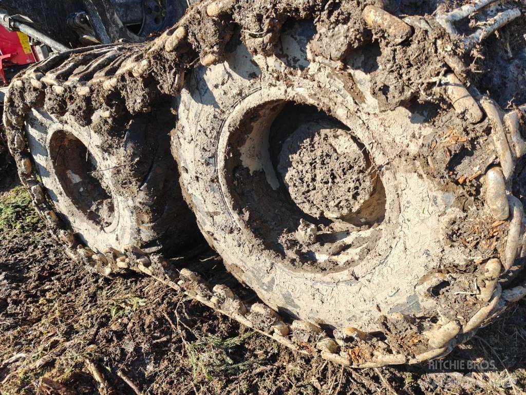 Komatsu 875 集運機