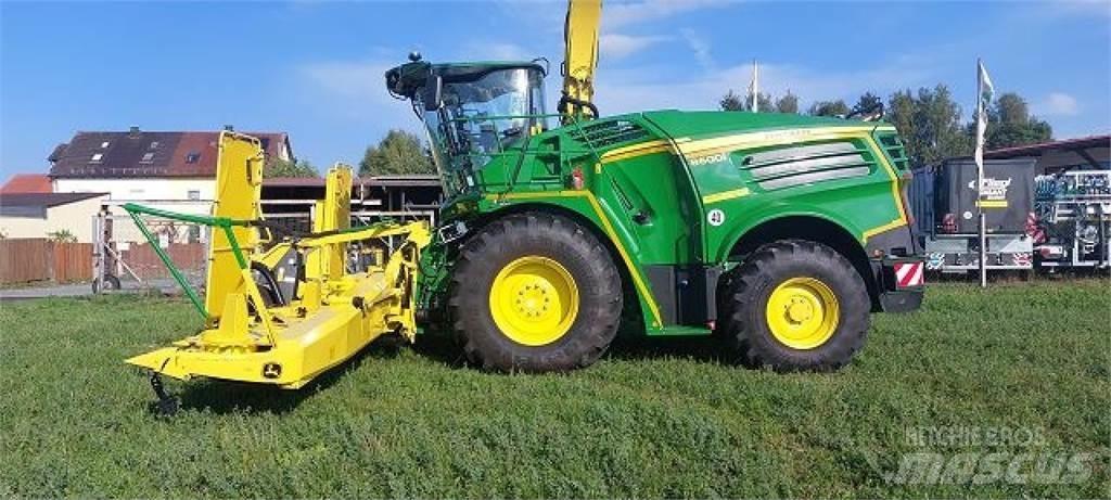 John Deere 8600i 自走式飼料採集機
