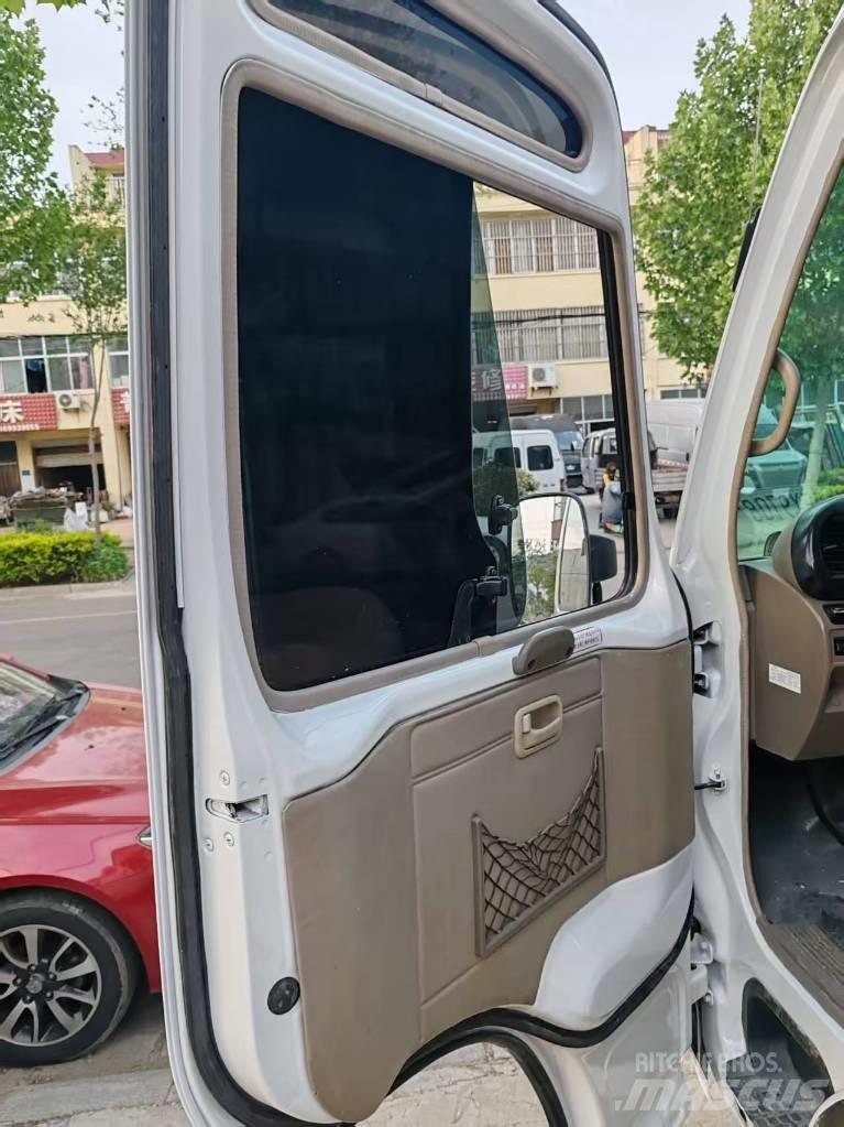 Toyota Coaster 公路客運汽車