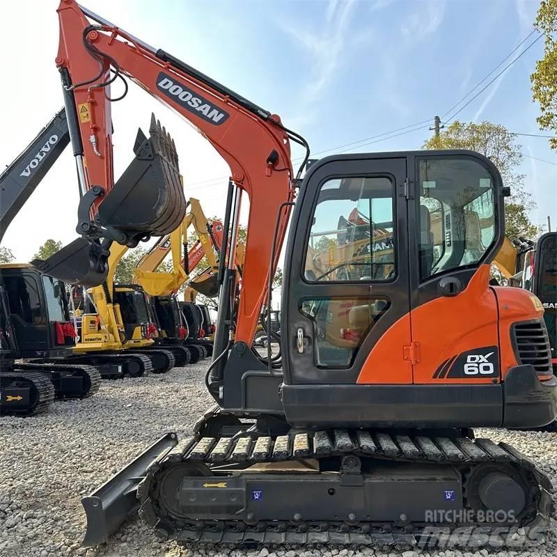 Doosan DX 60 履帶式 挖土機/掘鑿機/挖掘機