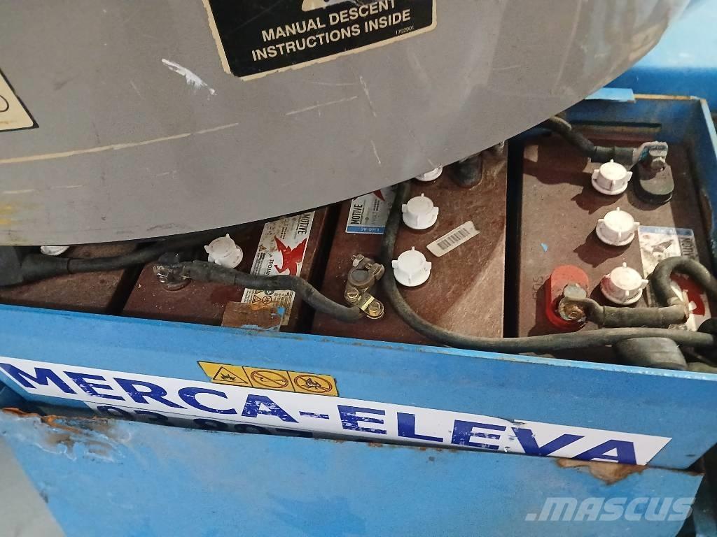 JLG E 300 AJP 曲臂高空作業車