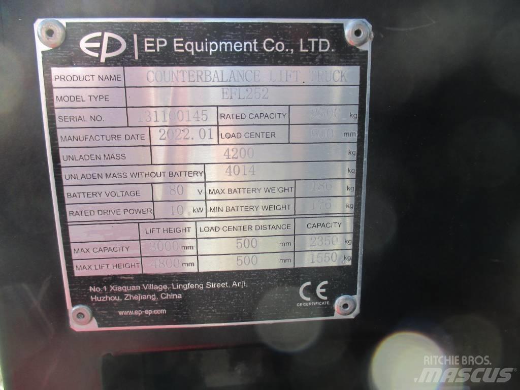 EP EFL 252 電動堆高機