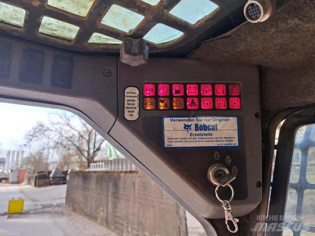 Bobcat S130 滑移轉向裝載機