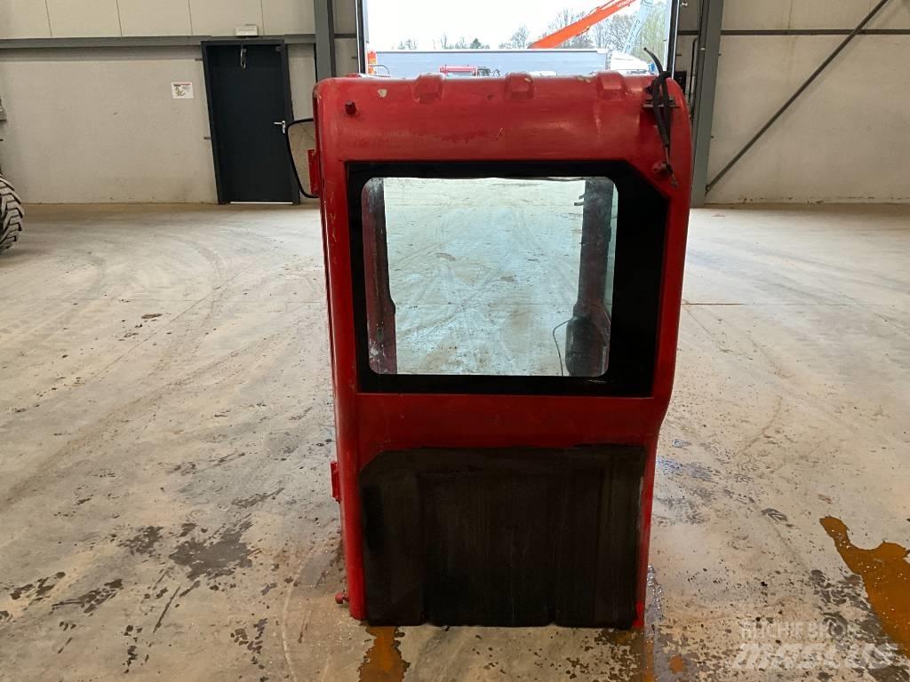 Bobcat E 80 駕駛室與內部