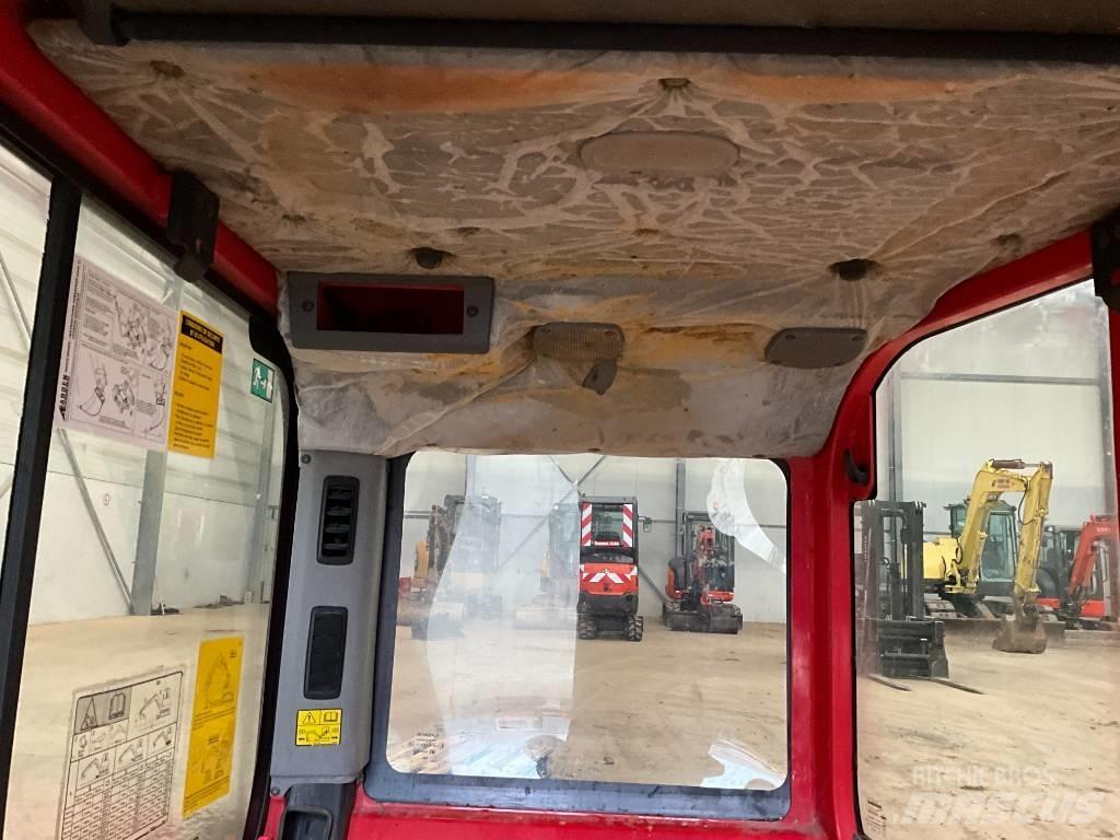 Bobcat E 80 駕駛室與內部