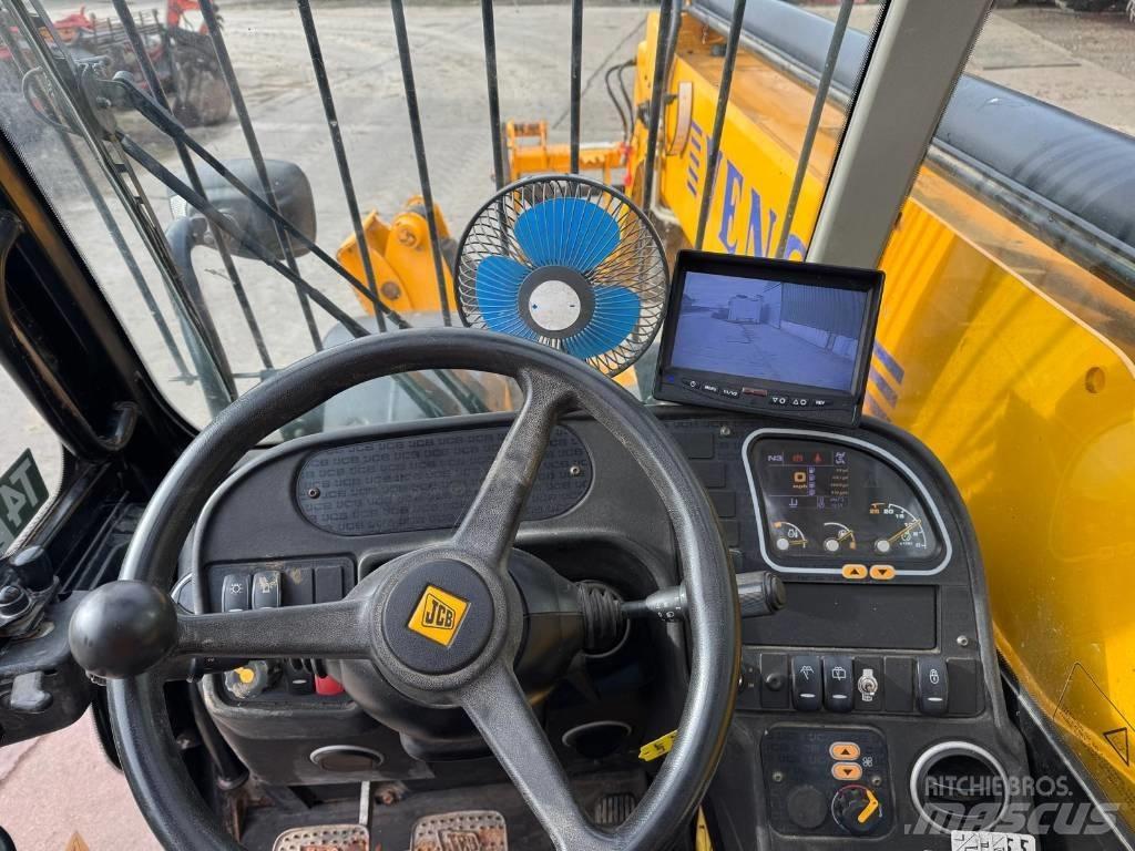 JCB 540-140 Hi Viz 伸縮臂操作車