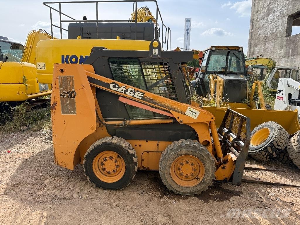 CASE 410 滑移轉向裝載機